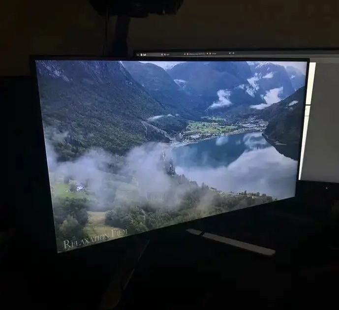للبيع شاشة Alienware 2k gaming monitor