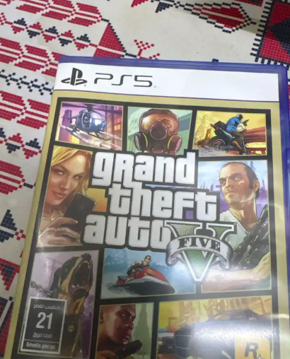 قراند ps5 جديد ما استخدم اشتراه الولد يحسبه حق سوني 4 ب75