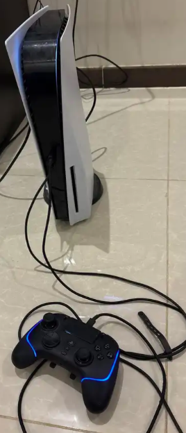 سوني للبيع مع يدة احترافبه