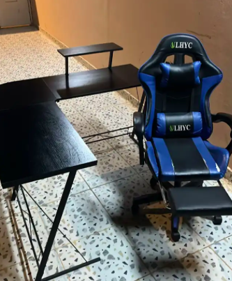 كرسي وطاولة قيمنق