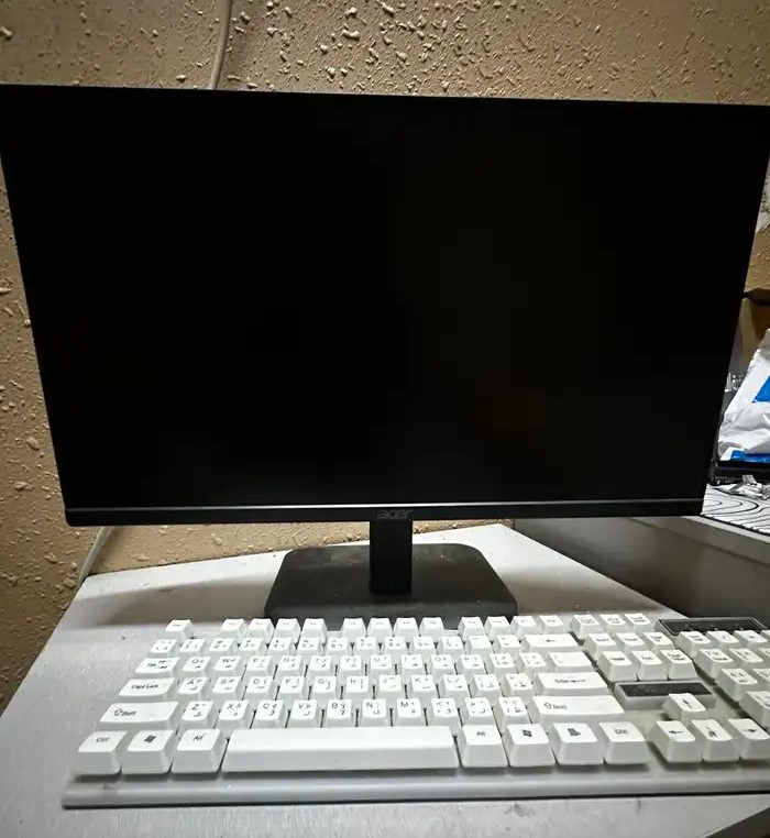 شاشة قيمنق جديدة أستخدمت مره وحده فقط