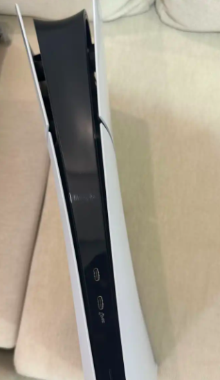 للبيع سوني 5 سليم (PS5 Slim)