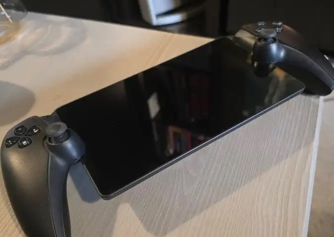 للبيع جهاز PlayStation Portal (استخدام خفيف جداً)