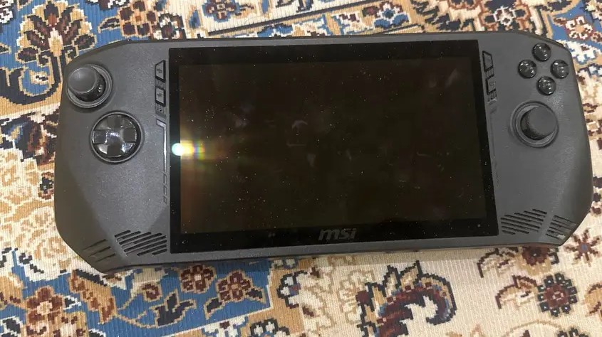 جهاز العاب غيغا512يحمل جميع الألعاب MSI Claw A1M