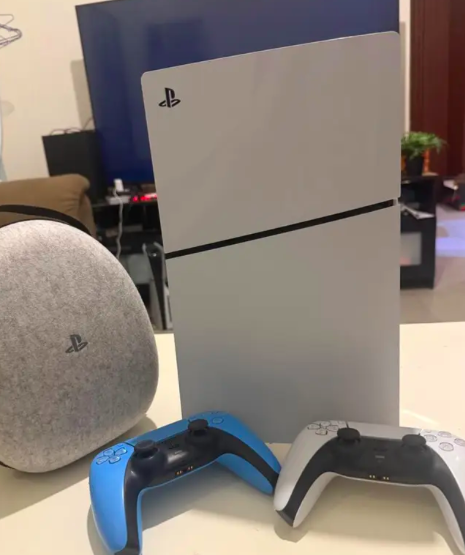 للبيع PlayStation 5 نظيف جدًا وكامل أغراضة