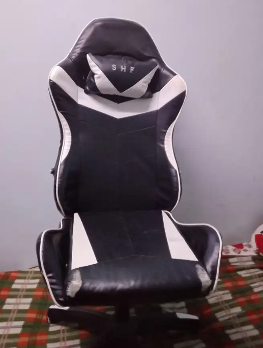للبيع كرسيين قيمنق