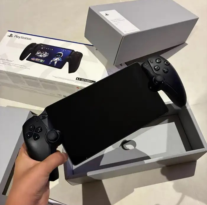 بلاي ستيشن بورتال أسود
