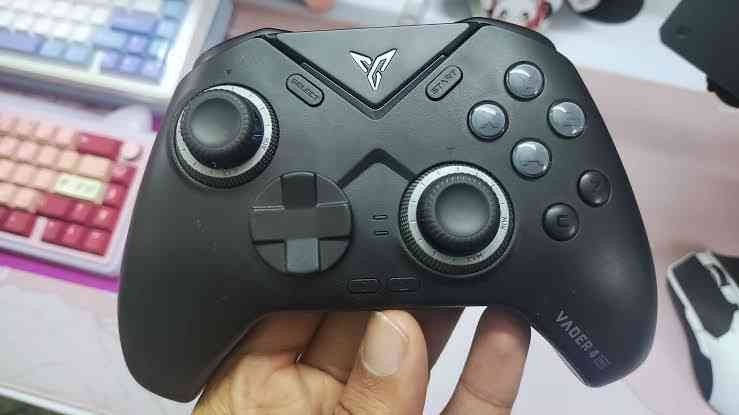 FLYDIGI VADER 4 PRO