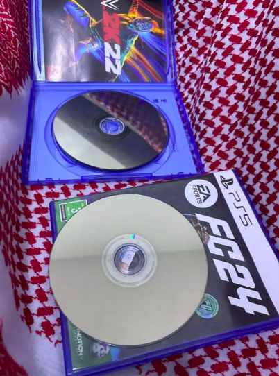 شريطين واحد فيفا 2024 وواحد مصارعه 2022 نضيفه