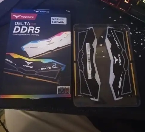 رامات قيمنق RGB 16gb Ddr5 و ssd 1 تيرا 5500سرعه
