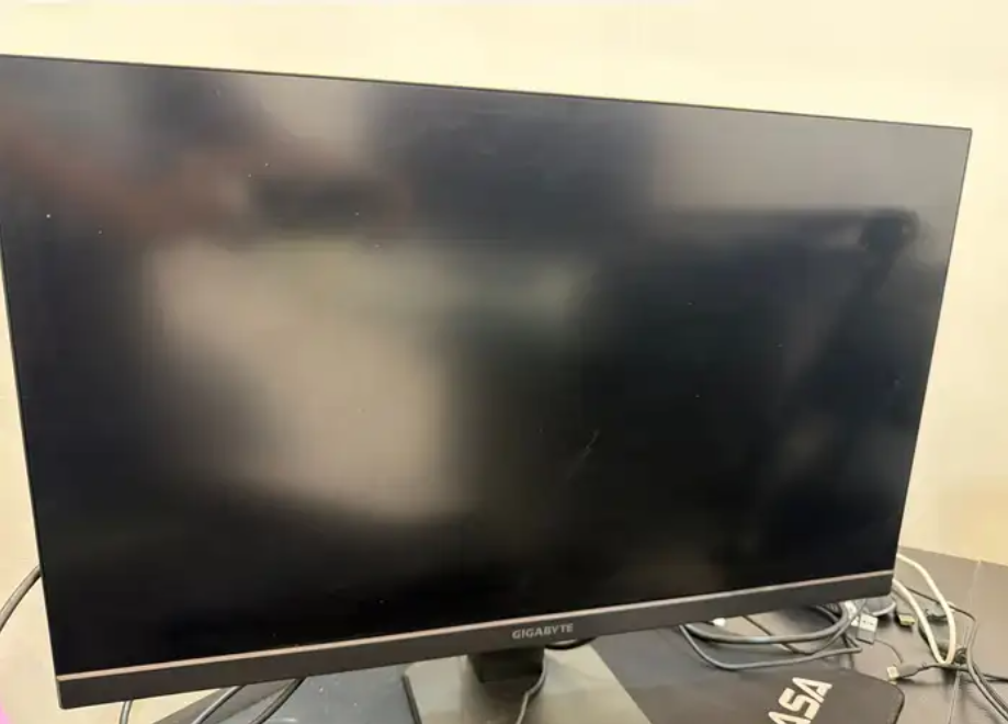 شاشة بي سي