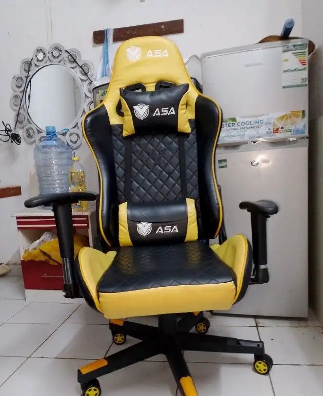 gaming the chair